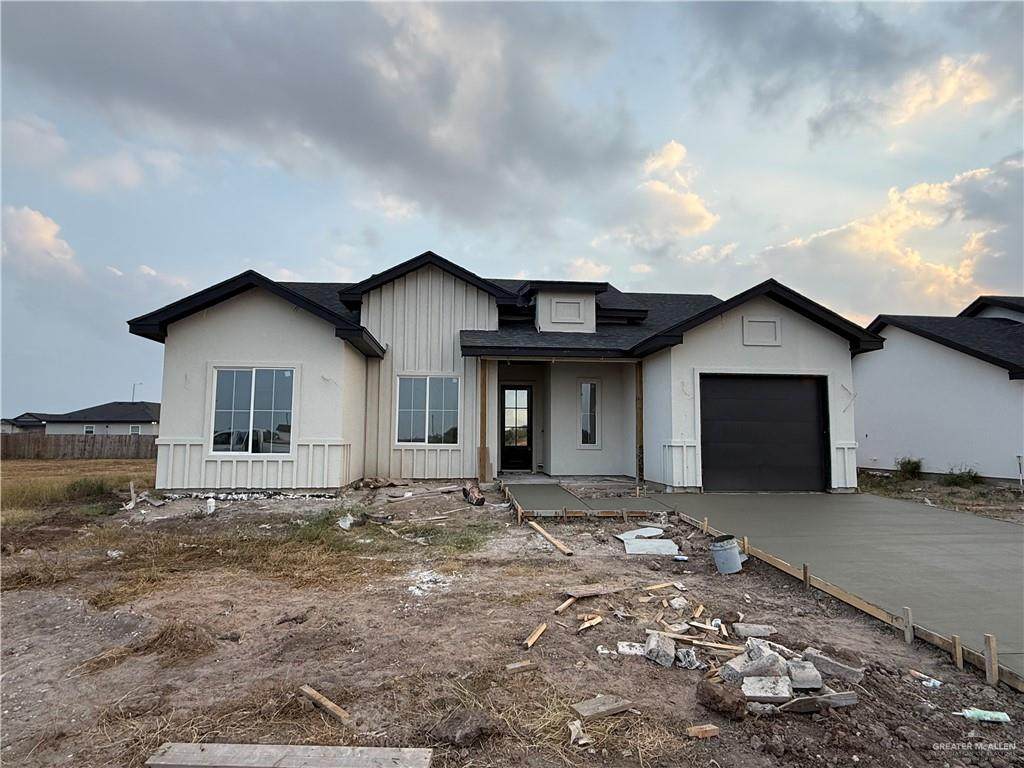 1510 Karianna - Photo 1