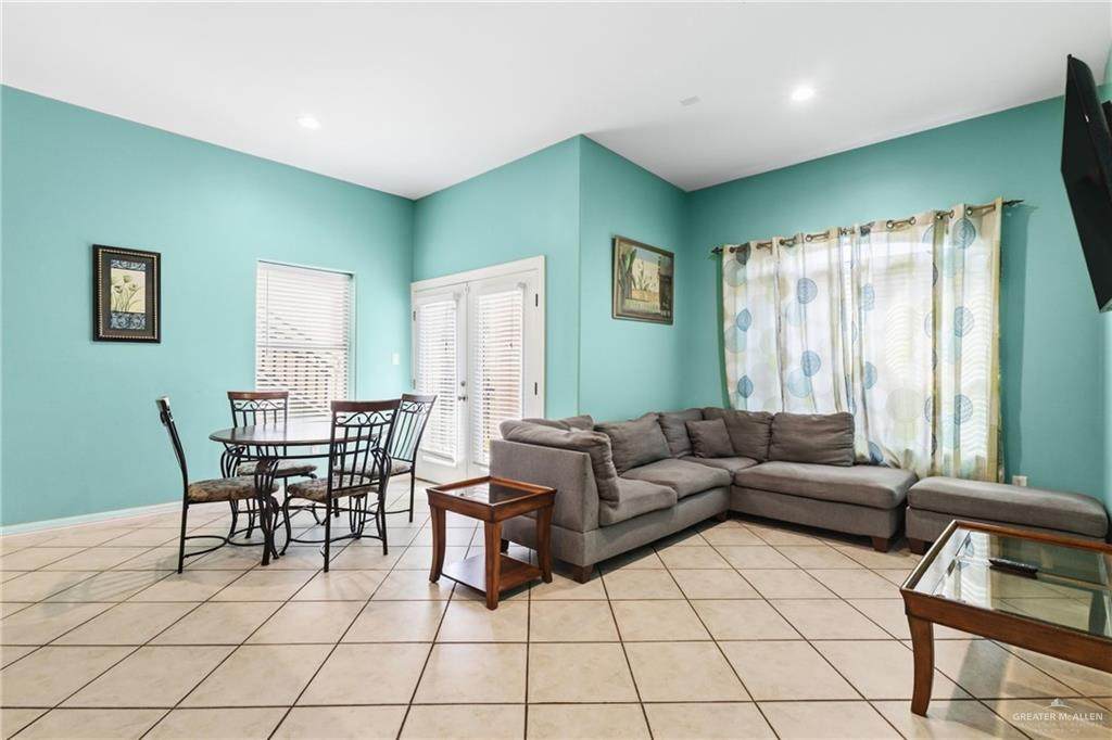 https://bt-photos.global.ssl.fastly.net/mcallen/orig_boomver_1_496421-2.jpg