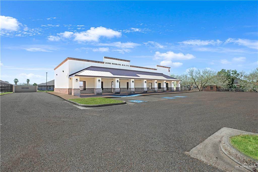 802 Expressway 83 - Photo 1