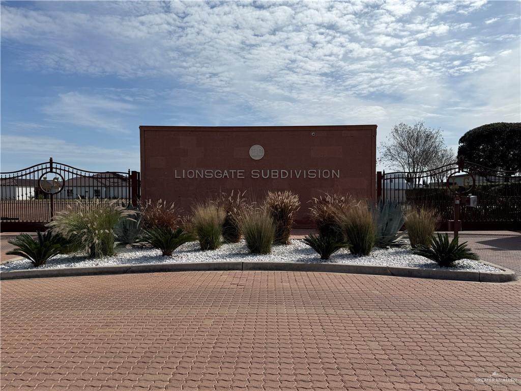 1518 Serengeti - Photo 1