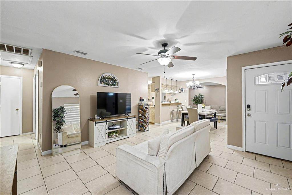 https://bt-photos.global.ssl.fastly.net/mcallen/orig_boomver_1_498691-2.jpg
