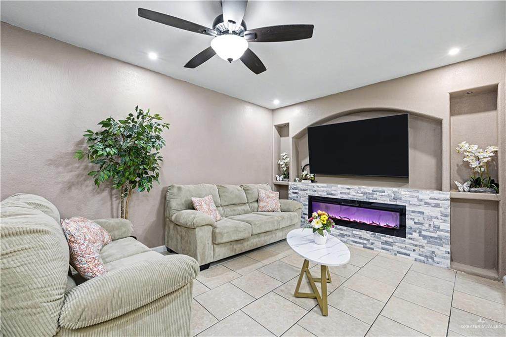 https://bt-photos.global.ssl.fastly.net/mcallen/orig_boomver_1_498691-2.jpg