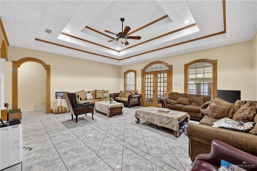 https://bt-photos.global.ssl.fastly.net/mcallen/orig_boomver_1_500167-2.jpg