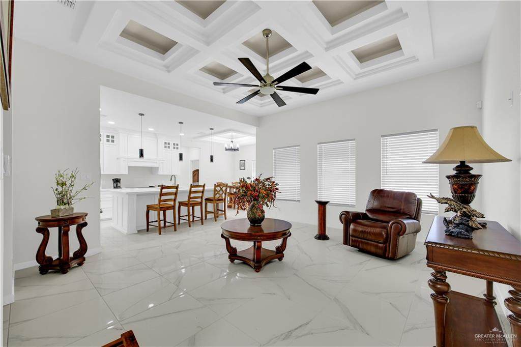 https://bt-photos.global.ssl.fastly.net/mcallen/orig_boomver_1_500297-2.jpg