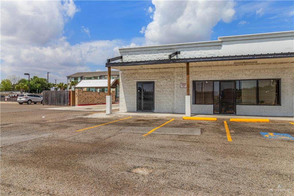 7218 Expressway 83 - Photo 1