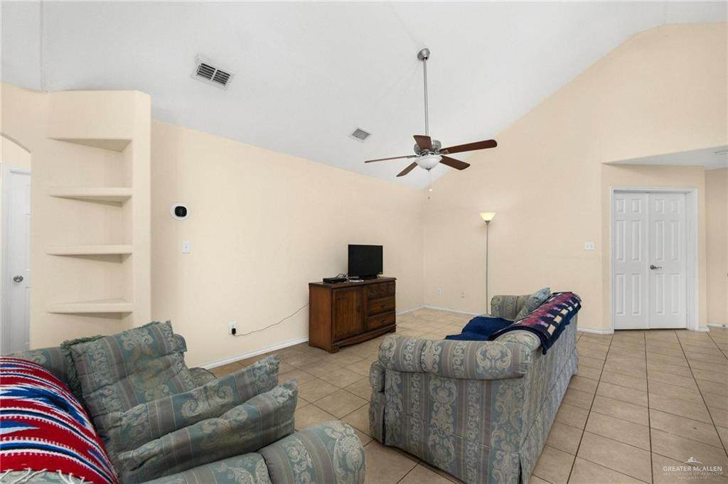 https://bt-photos.global.ssl.fastly.net/mcallen/orig_boomver_1_501495-2.jpg