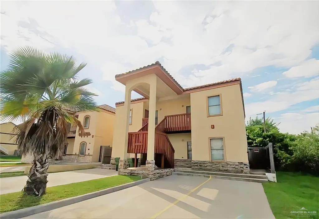 105 Pike - Photo 1