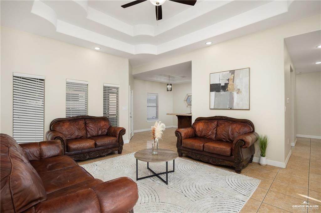 https://bt-photos.global.ssl.fastly.net/mcallen/orig_boomver_1_501759-2.jpg