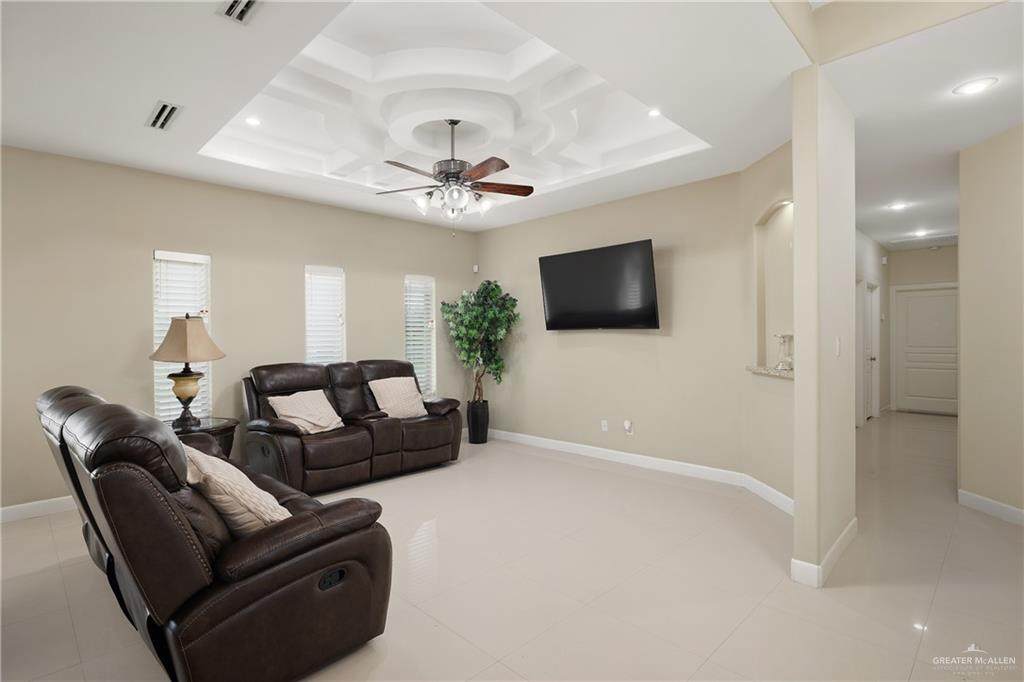 https://bt-photos.global.ssl.fastly.net/mcallen/orig_boomver_1_501917-2.jpg
