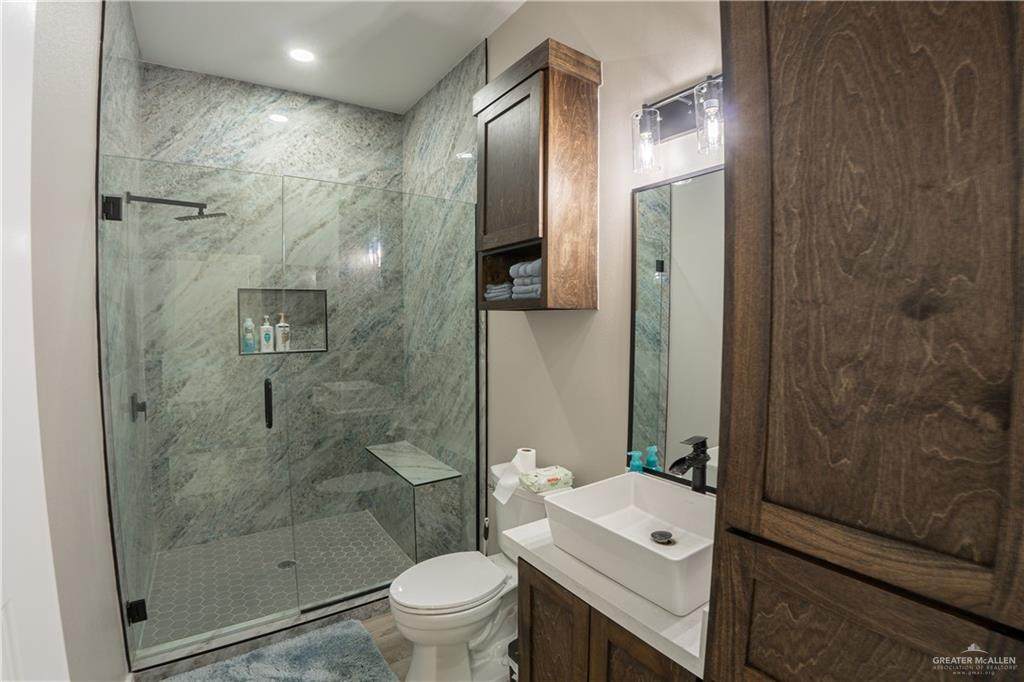 https://bt-photos.global.ssl.fastly.net/mcallen/orig_boomver_1_502846-2.jpg