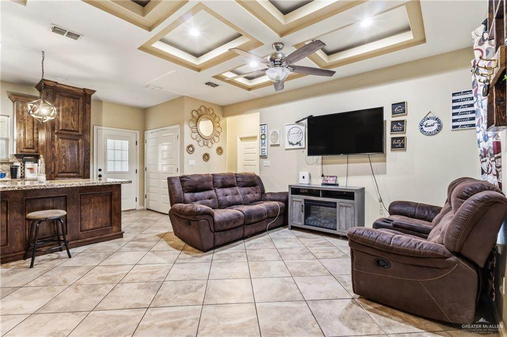 https://bt-photos.global.ssl.fastly.net/mcallen/orig_boomver_1_503236-2.jpg