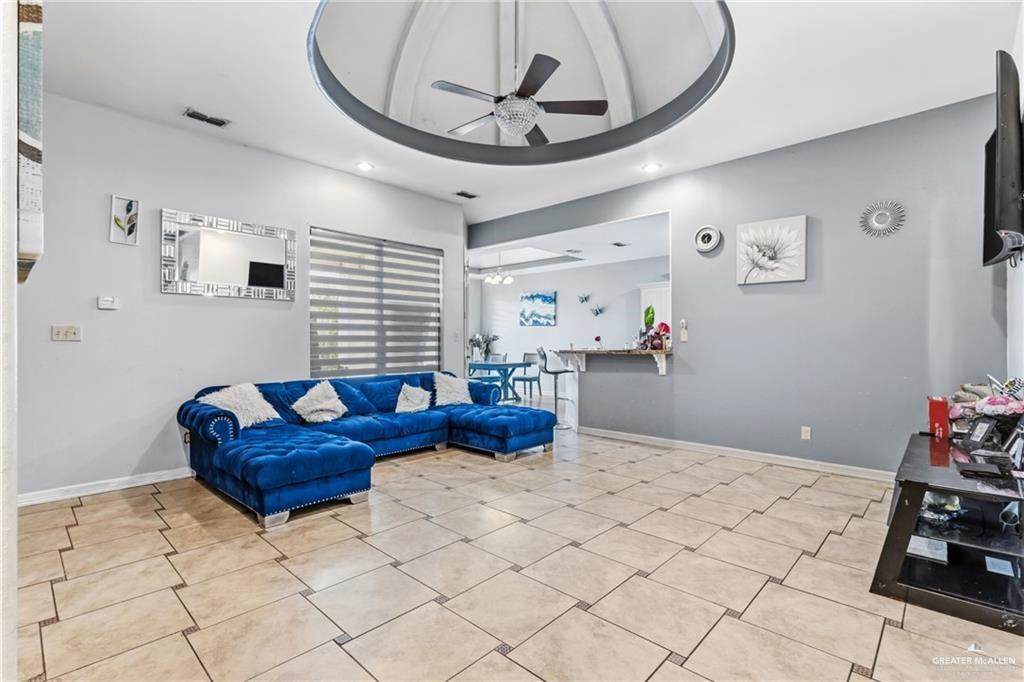 https://bt-photos.global.ssl.fastly.net/mcallen/orig_boomver_1_503424-2.jpg