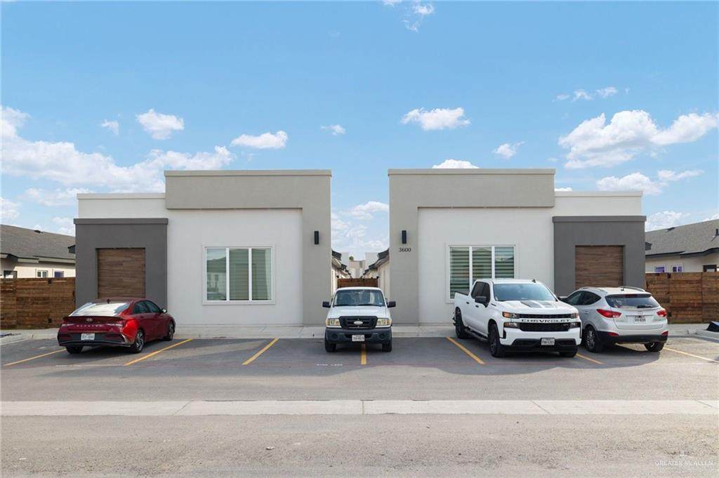 3600 Valeria - Photo 1