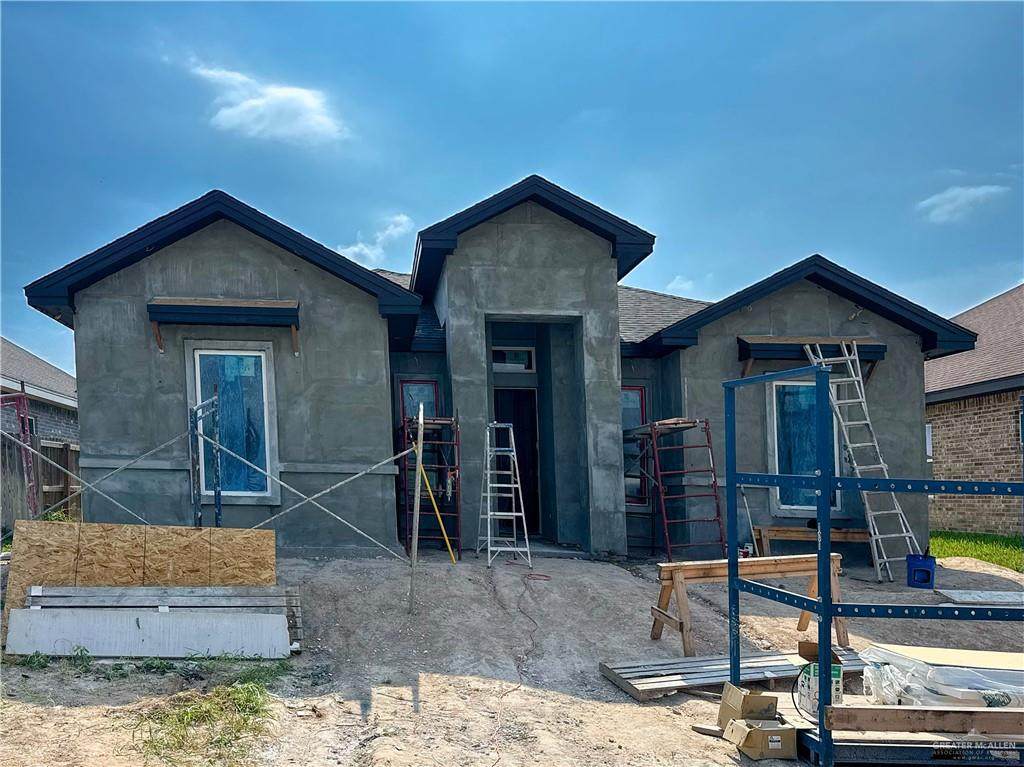 512 Kika De La Garza - Photo 1
