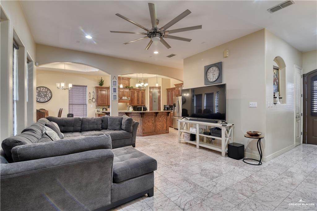 https://bt-photos.global.ssl.fastly.net/mcallen/orig_boomver_1_506174-2.jpg