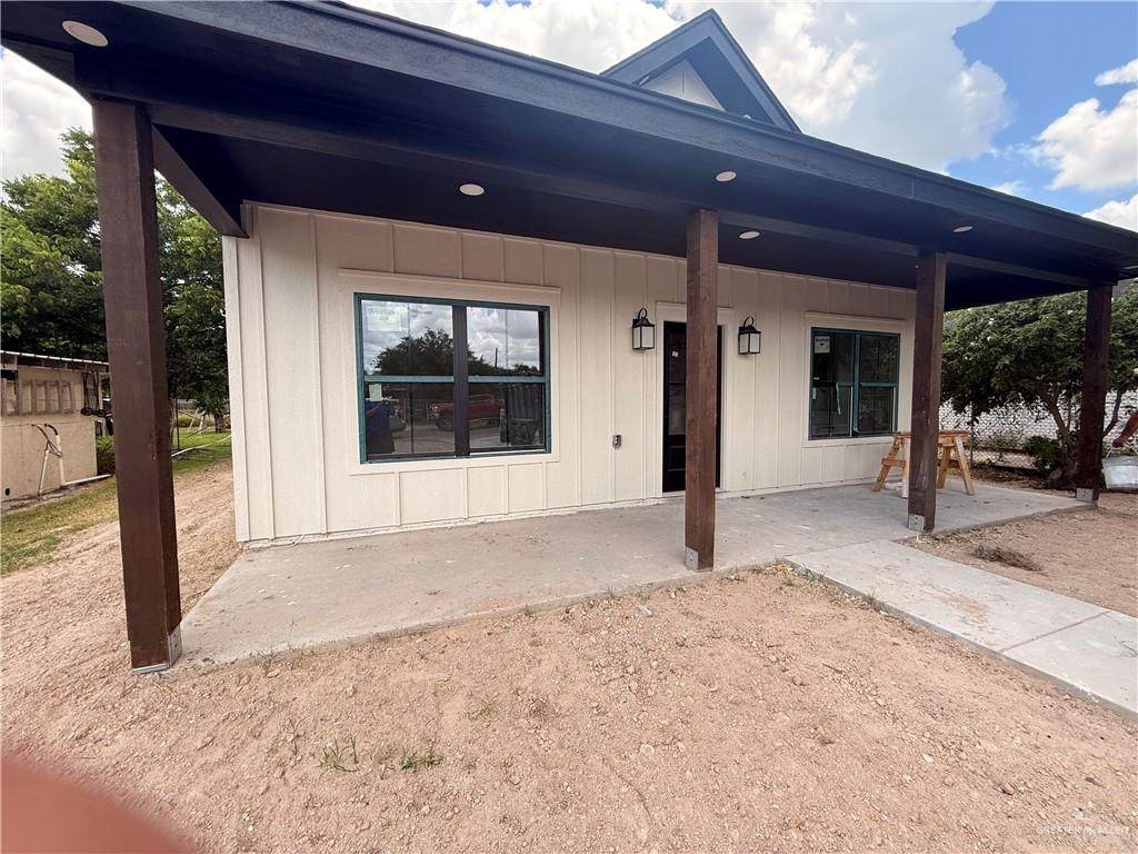 1128 Maple - Photo 1