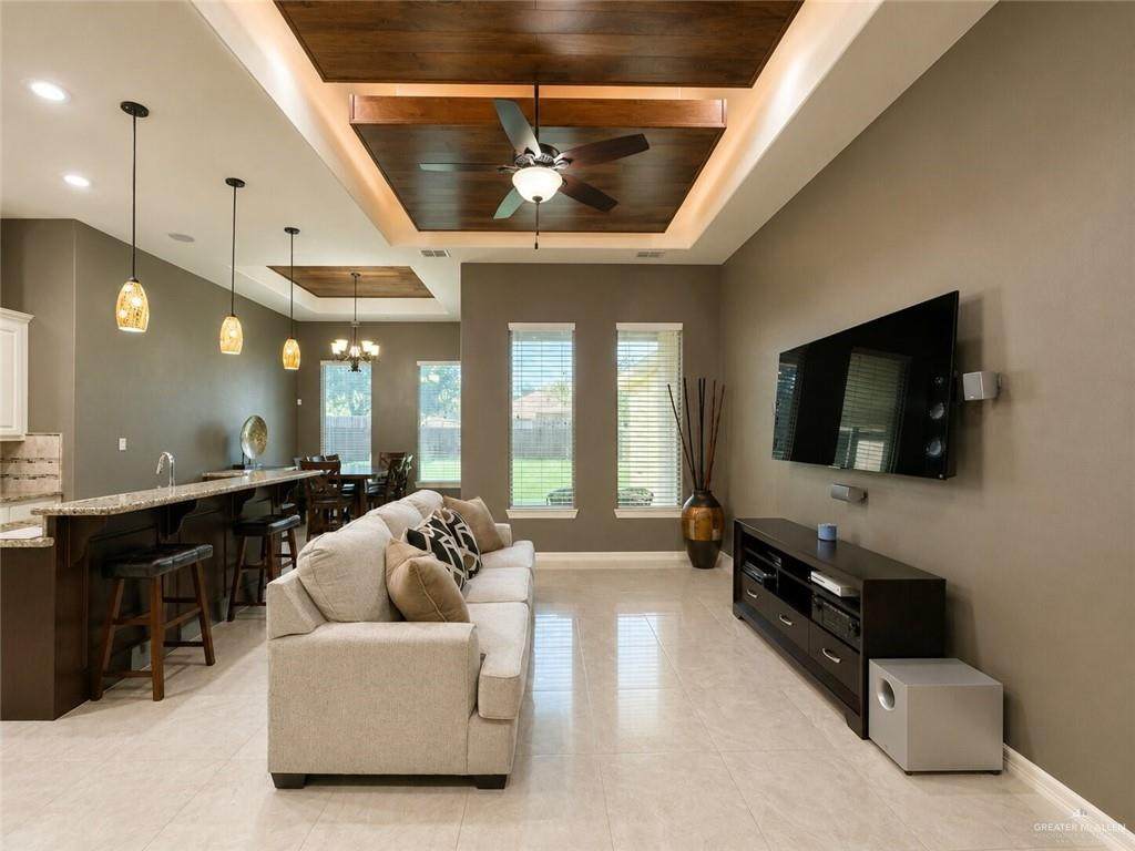 https://bt-photos.global.ssl.fastly.net/mcallen/orig_boomver_1_509191-2.jpg