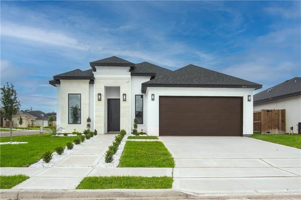 1015 Pecan - Photo 1