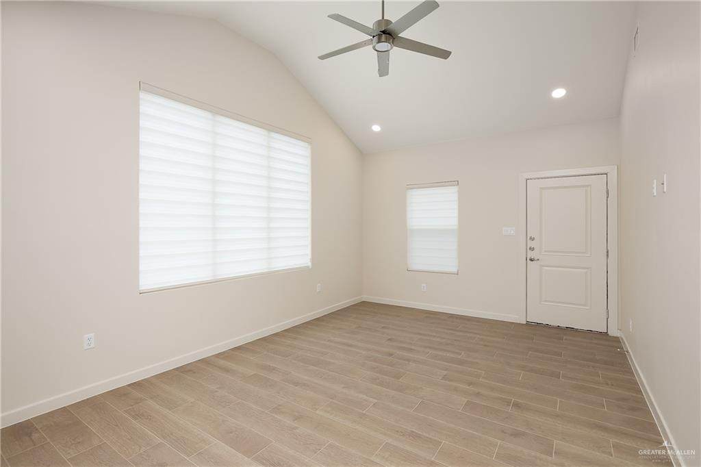 https://bt-photos.global.ssl.fastly.net/mcallen/orig_boomver_1_509685-2.jpg