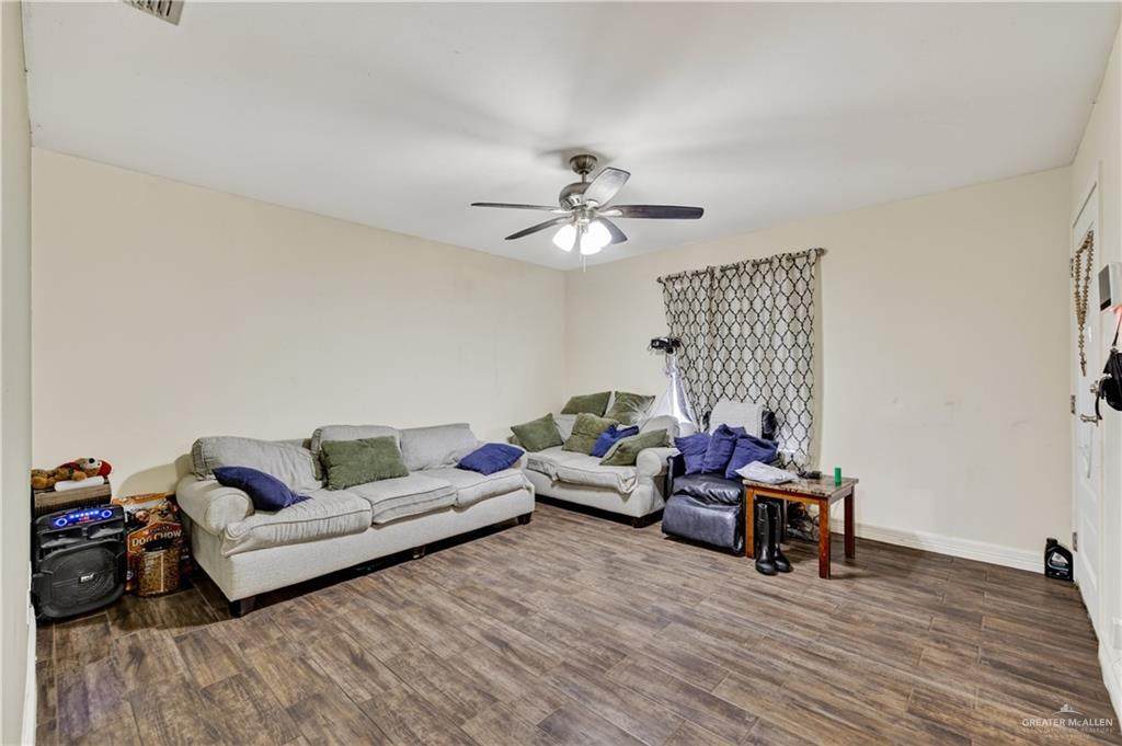 https://bt-photos.global.ssl.fastly.net/mcallen/orig_boomver_1_510478-2.jpg