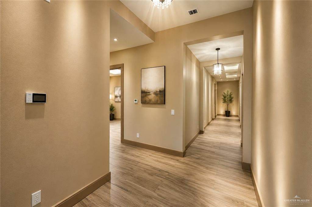 https://bt-photos.global.ssl.fastly.net/mcallen/orig_boomver_1_511331-2.jpg