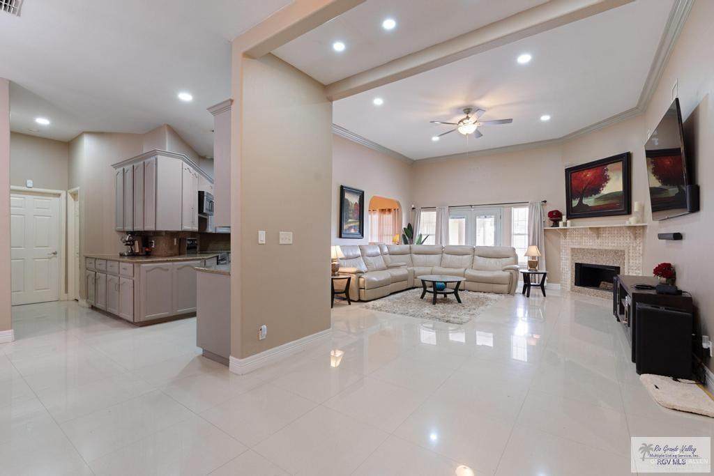 https://bt-photos.global.ssl.fastly.net/mcallen/orig_boomver_1_511652-2.jpg