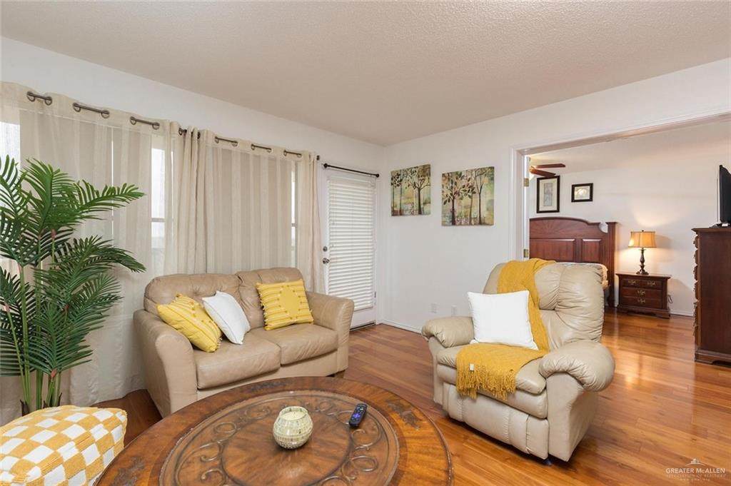 https://bt-photos.global.ssl.fastly.net/mcallen/orig_boomver_1_511743-2.jpg