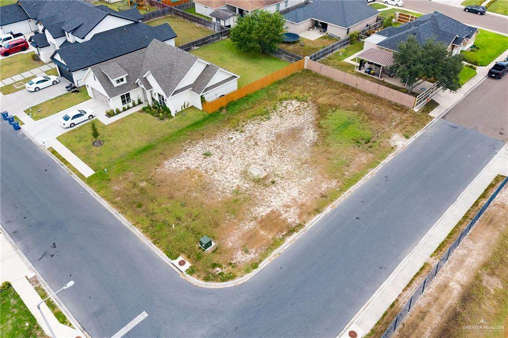 506 Country Club - Photo 1