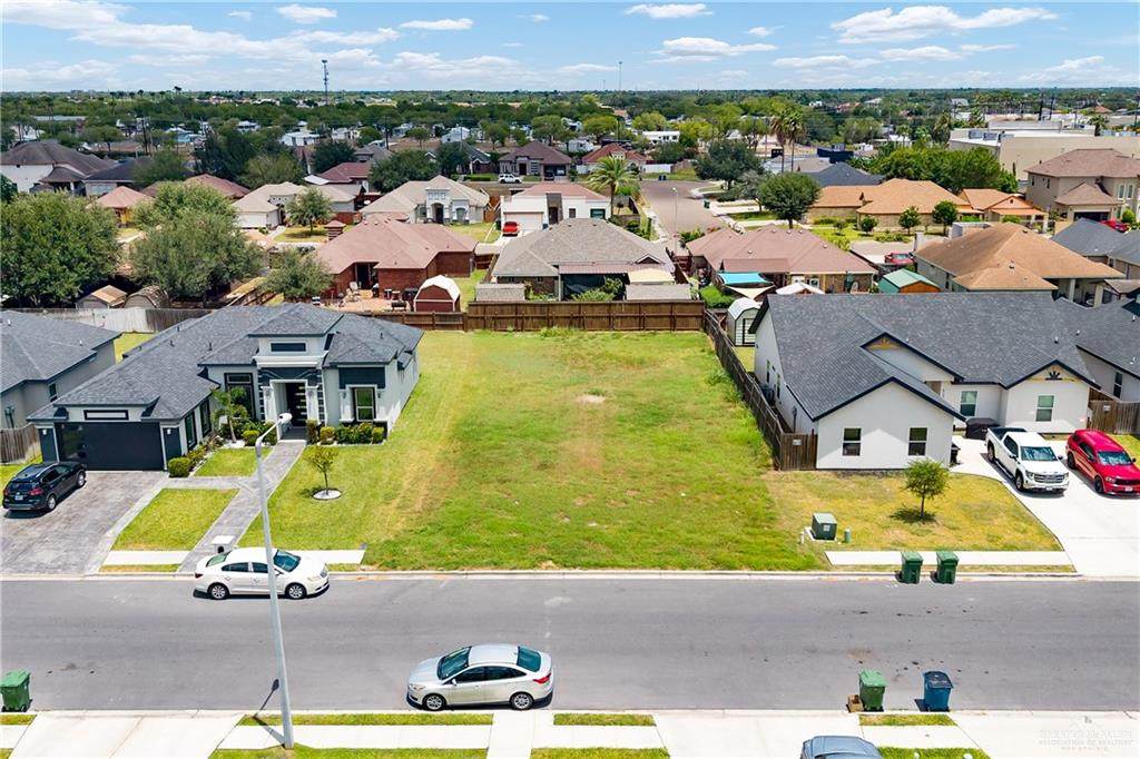 514 Country Club - Photo 1