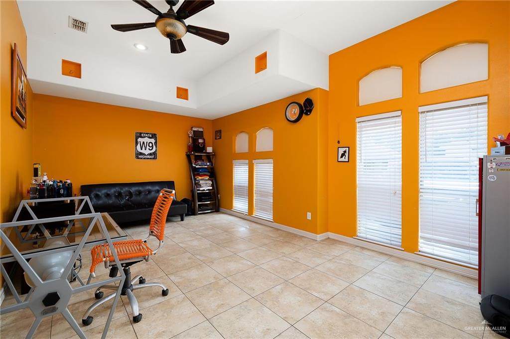 https://bt-photos.global.ssl.fastly.net/mcallen/orig_boomver_1_512833-2.jpg