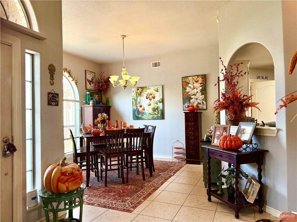 https://bt-photos.global.ssl.fastly.net/mcallen/orig_boomver_1_513829-2.jpg