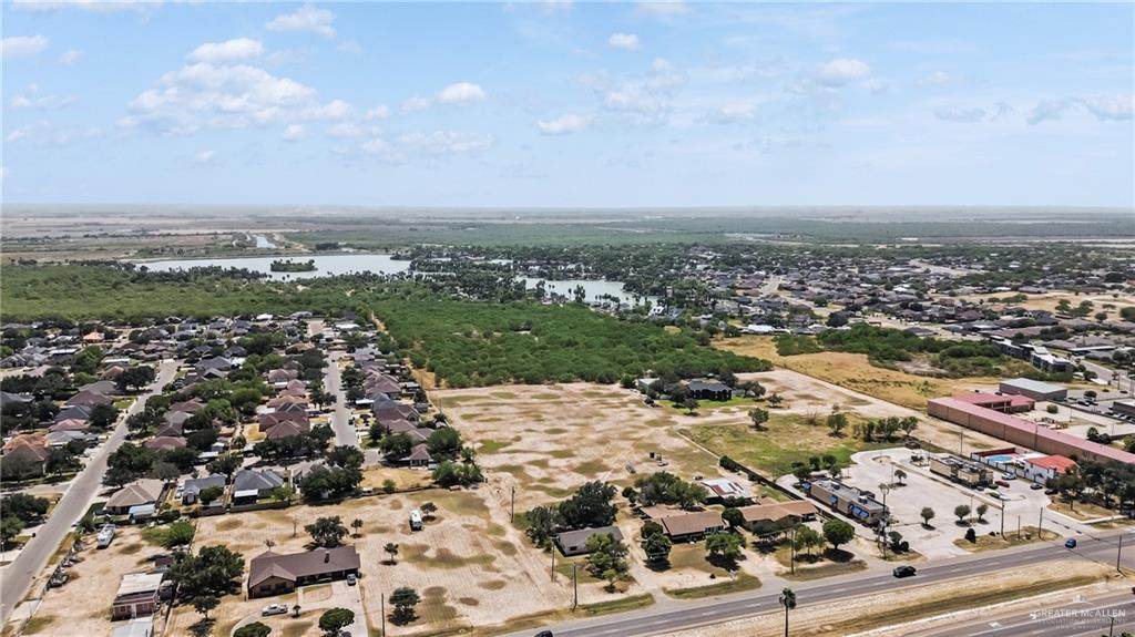 694 Expressway 83 - Photo 1