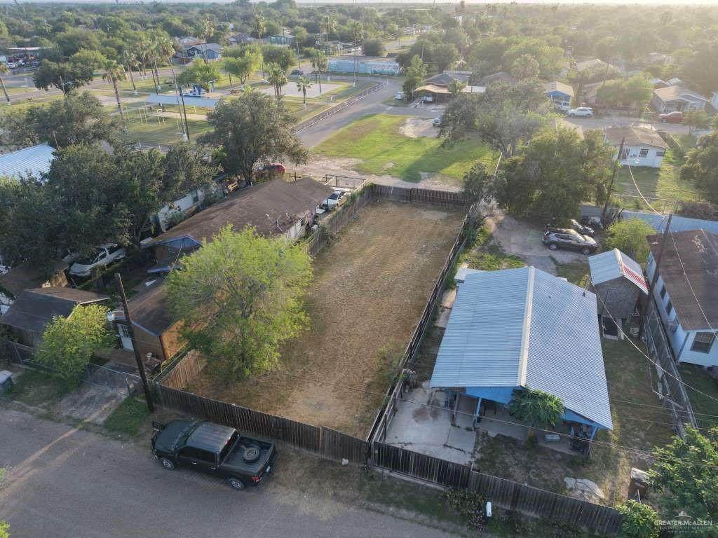 609 25th - Photo 1
