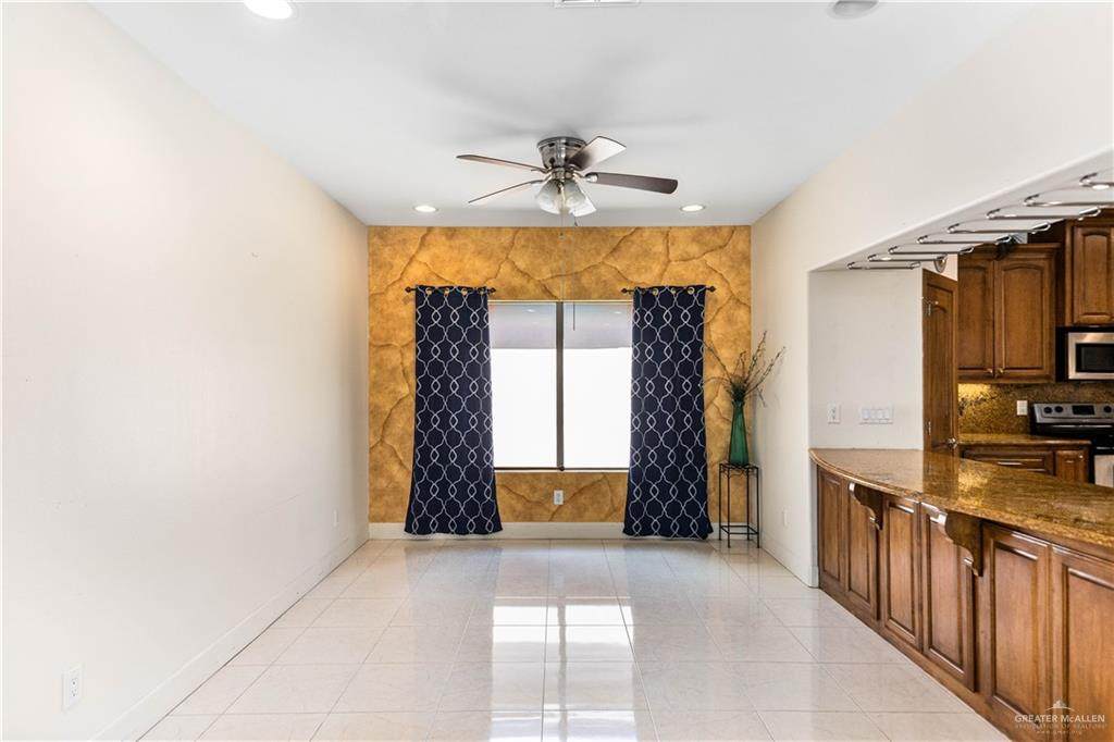 https://bt-photos.global.ssl.fastly.net/mcallen/orig_boomver_1_515760-2.jpg