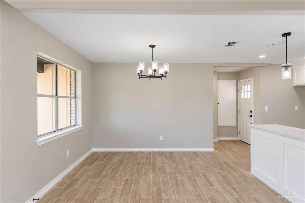 https://bt-photos.global.ssl.fastly.net/mcallen/orig_boomver_1_516193-2.jpg