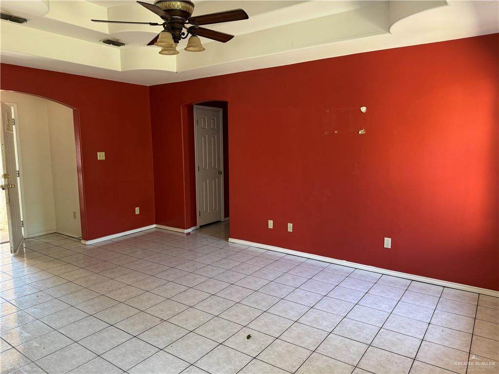 https://bt-photos.global.ssl.fastly.net/mcallen/orig_boomver_1_516195-2.jpg
