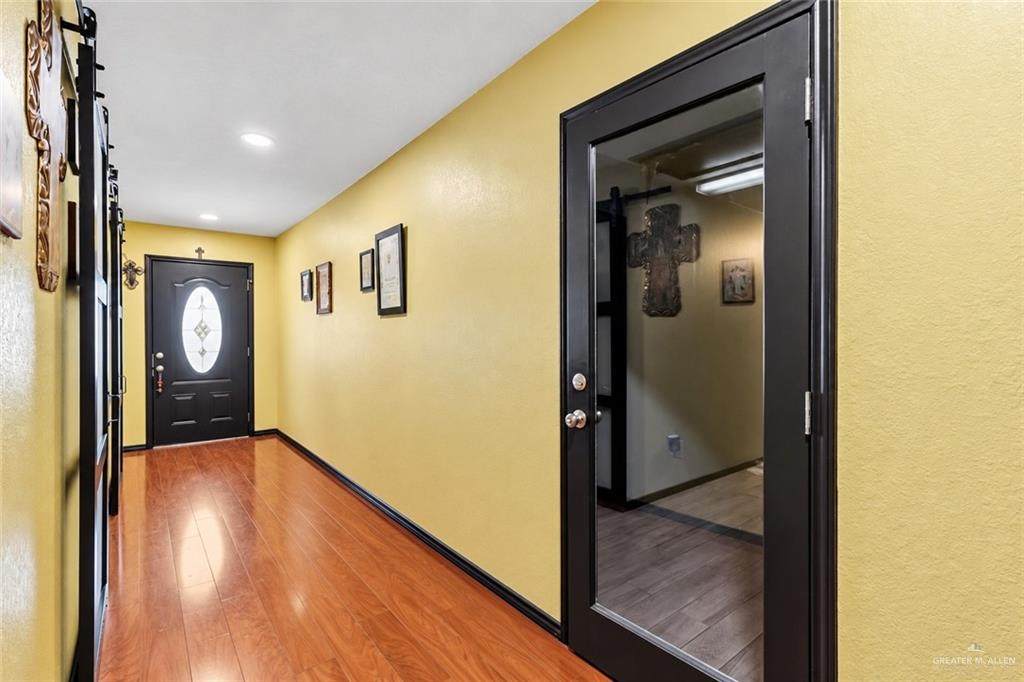 https://bt-photos.global.ssl.fastly.net/mcallen/orig_boomver_1_516279-2.jpg