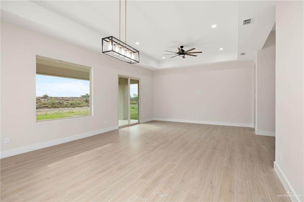 https://bt-photos.global.ssl.fastly.net/mcallen/orig_boomver_1_516462-2.jpg