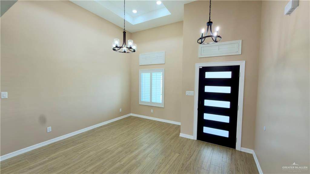 https://bt-photos.global.ssl.fastly.net/mcallen/orig_boomver_1_516561-2.jpg