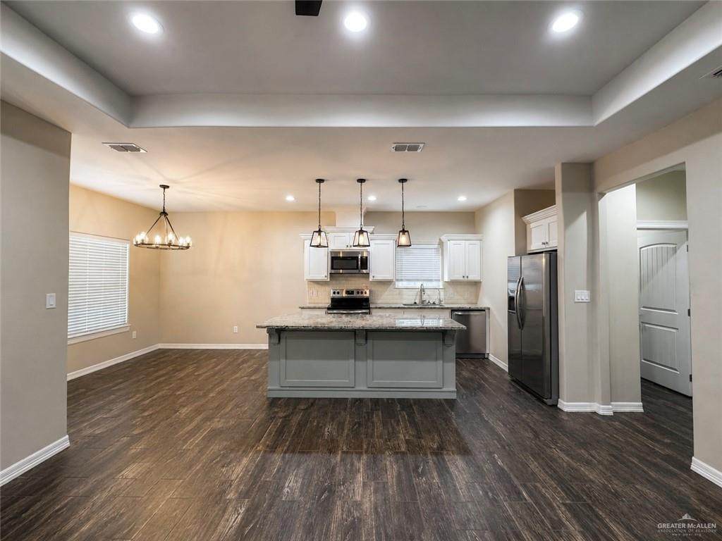 https://bt-photos.global.ssl.fastly.net/mcallen/orig_boomver_1_516770-2.jpg