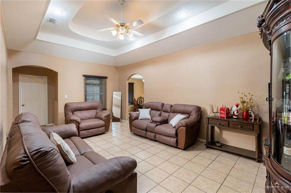 https://bt-photos.global.ssl.fastly.net/mcallen/orig_boomver_1_516916-2.jpg