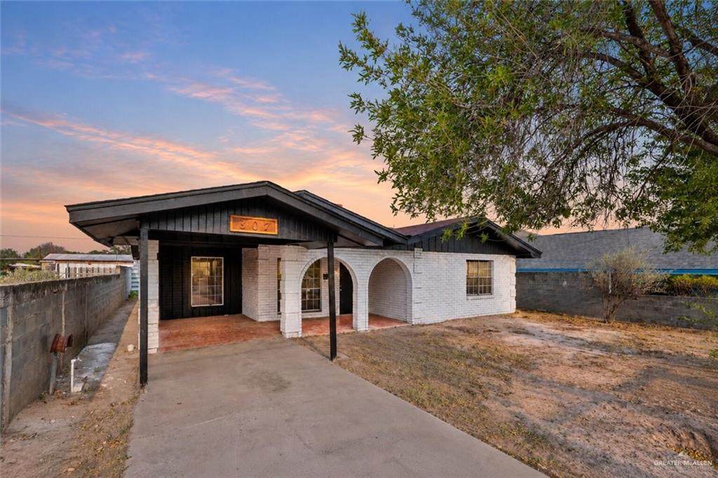 307 Cox - Photo 1