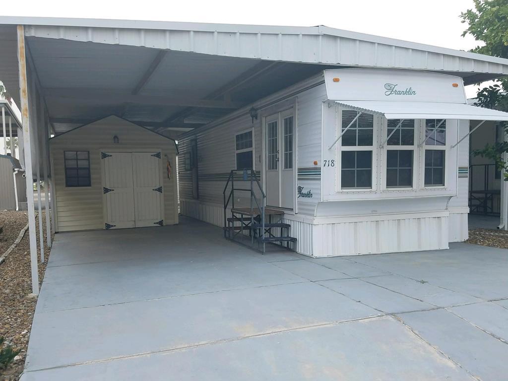 718 Pine Street - Photo 1