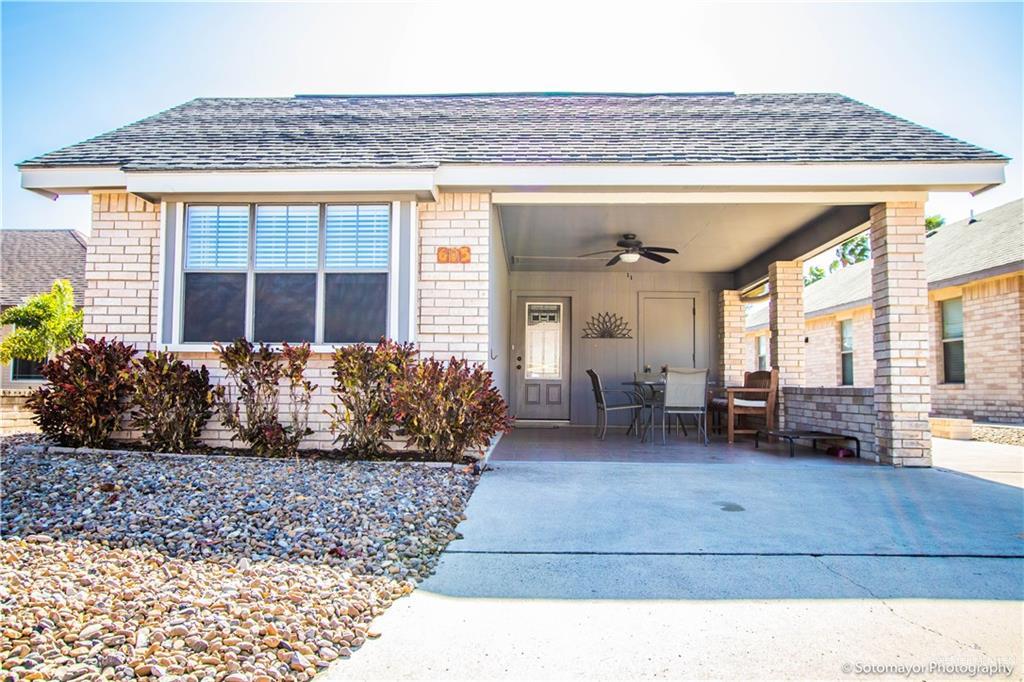 605 Lake View Drive - Photo 1