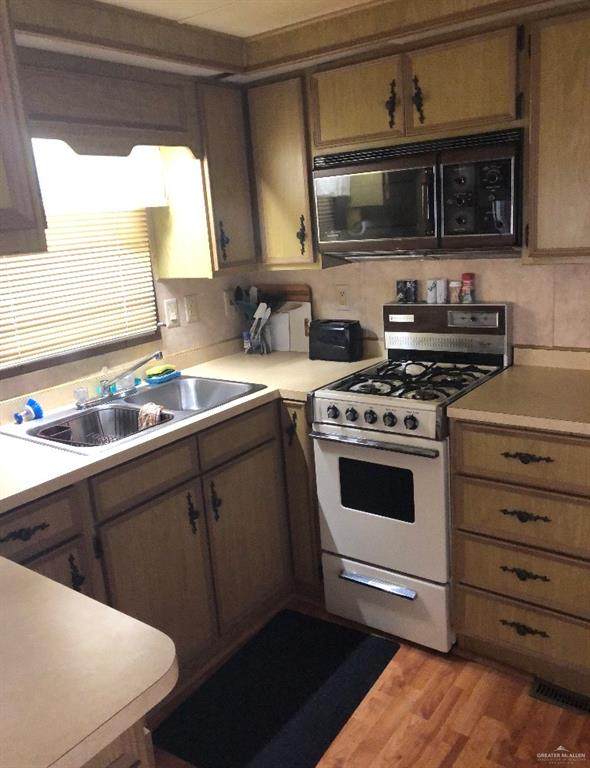 205 Harness Drive - Photo 1