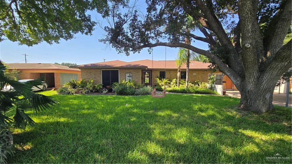 409 Redwood - Photo 1
