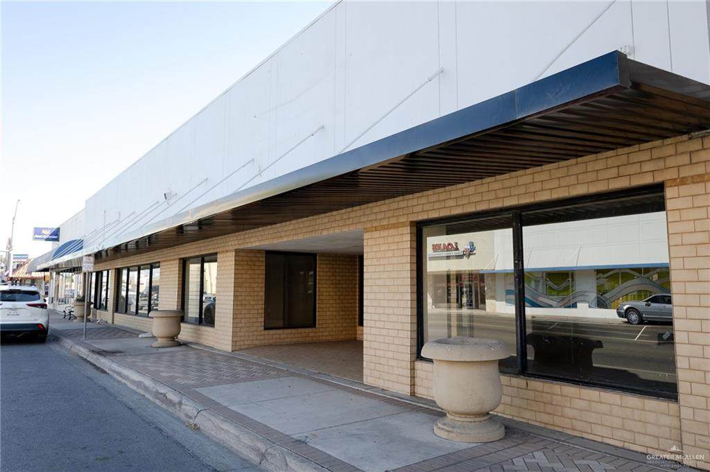 922 Conway - Photo 1