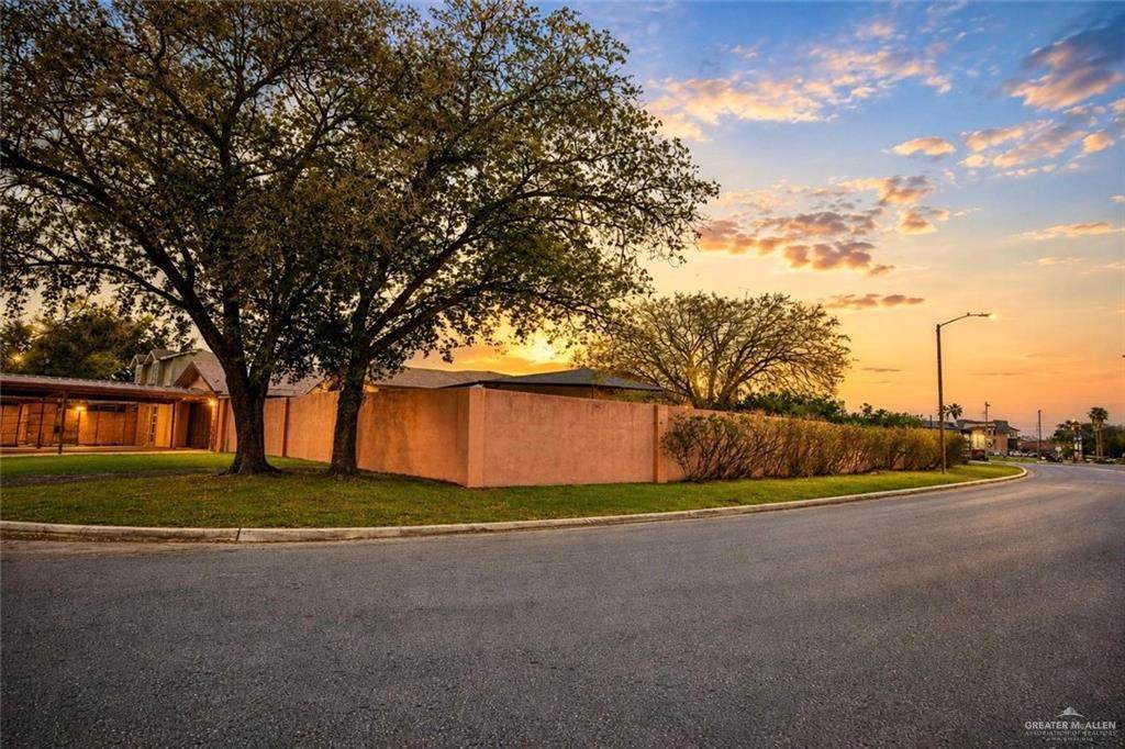 https://bt-photos.global.ssl.fastly.net/mcallen/orig_boomver_2_498065-2.jpg