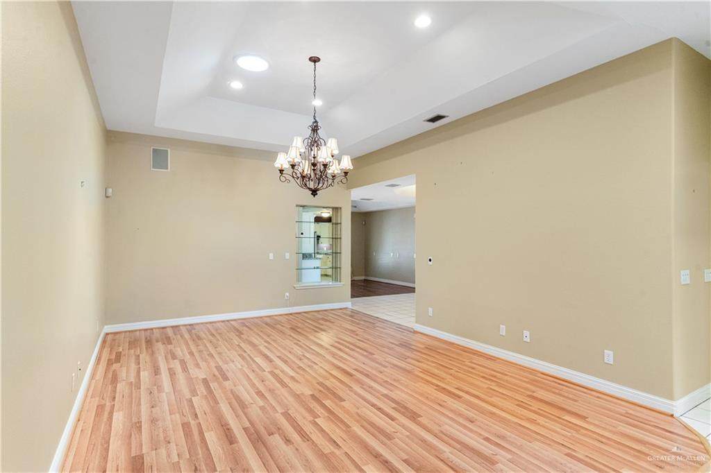 https://bt-photos.global.ssl.fastly.net/mcallen/orig_boomver_2_515786-2.jpg