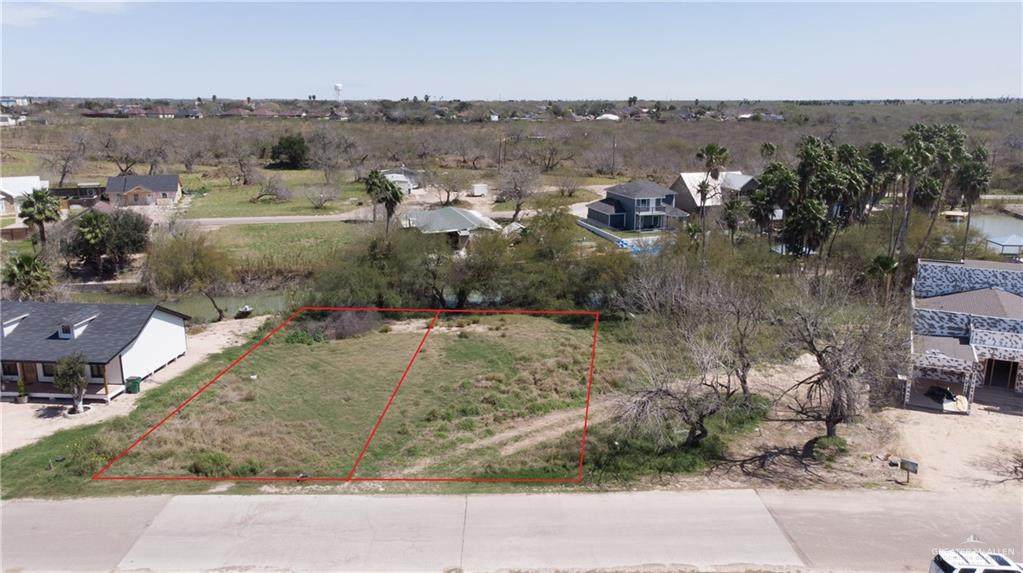 513 (Lot 76) Kika De La Garza - Photo 1